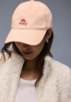 Pet met slogan