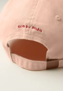 Pet met slogan