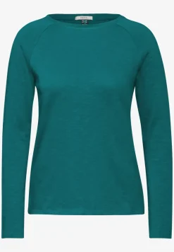 Raglan shirt