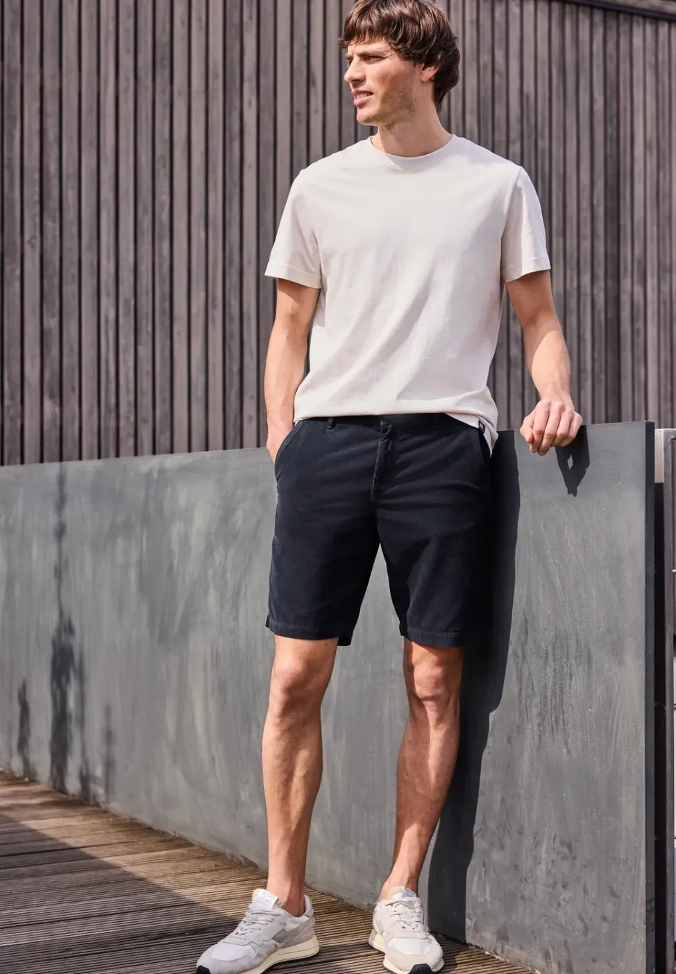 Regular Fit chino shorts van ribfluweel
