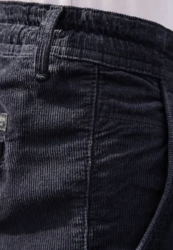 Regular Fit chino shorts van ribfluweel