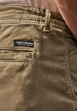 Regular Fit chino shorts van ribfluweel