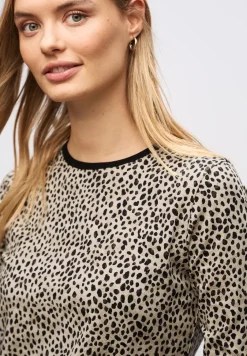 Shirt in leo look