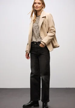Shirt in leo look