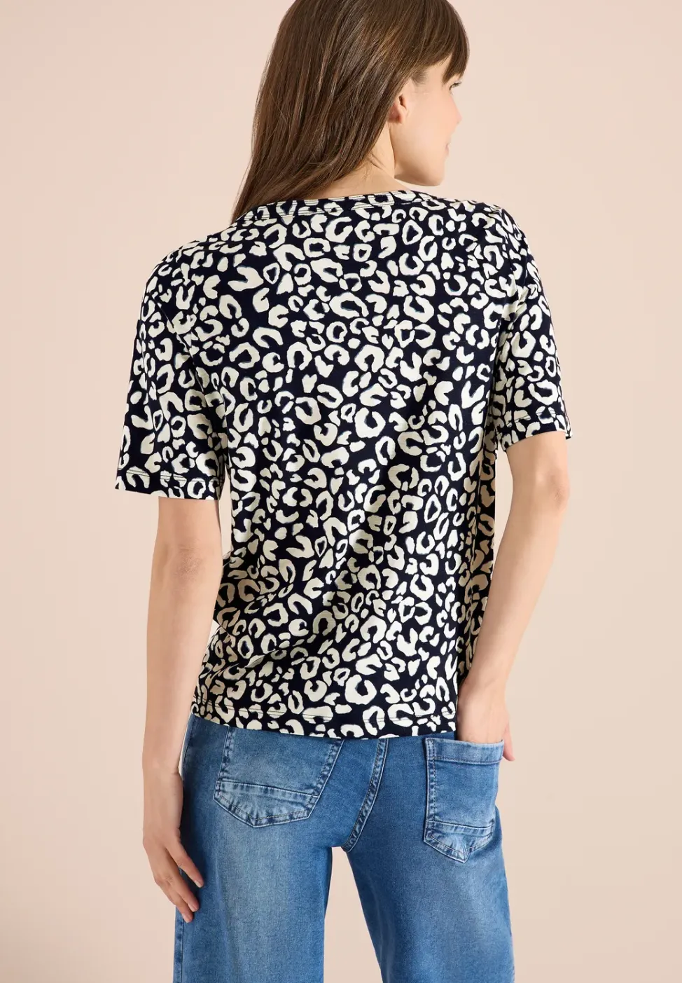 Shirt met boothals en leoprint