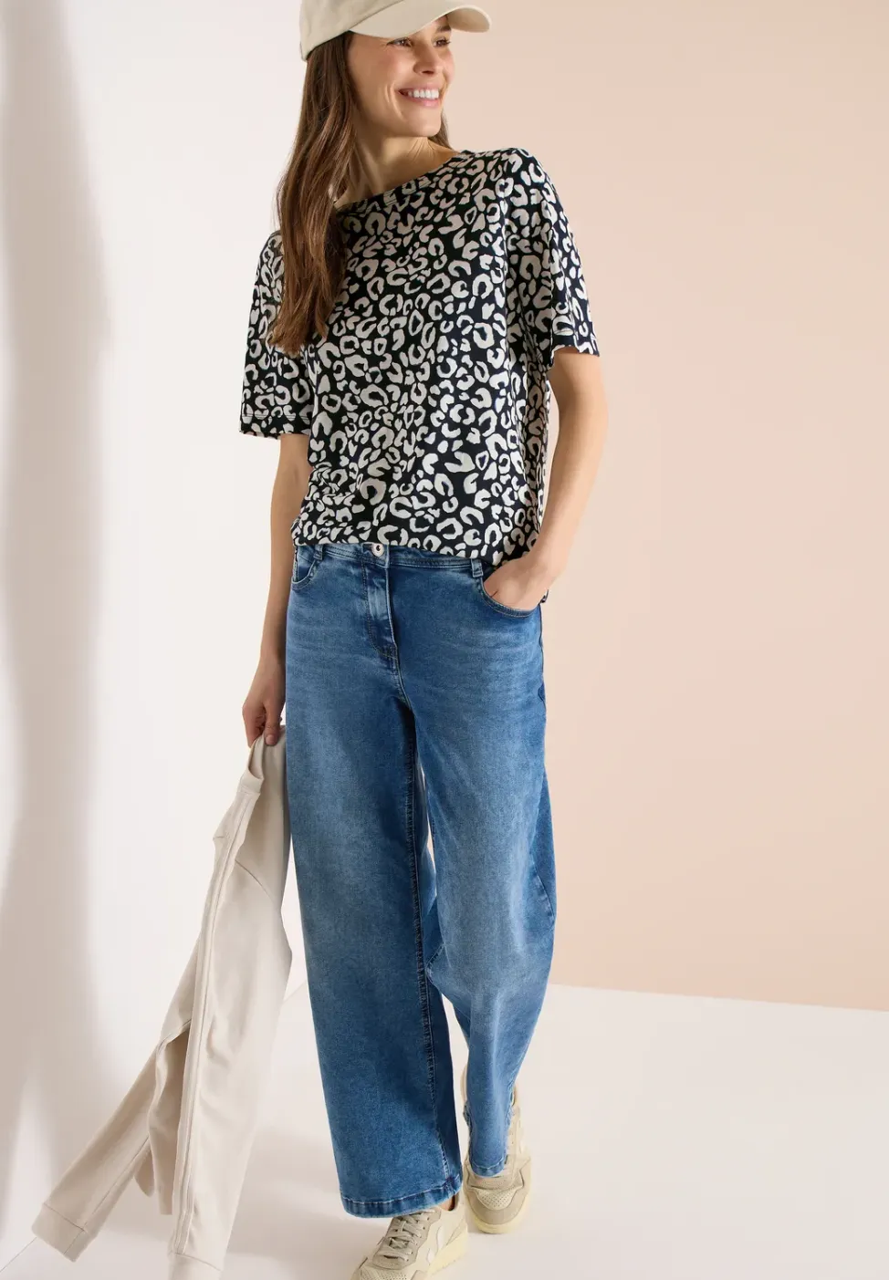 Shirt met boothals en leoprint