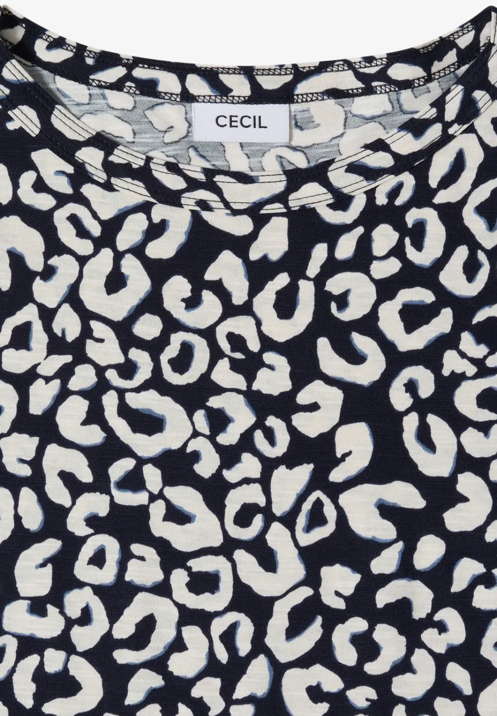 Shirt met boothals en leoprint