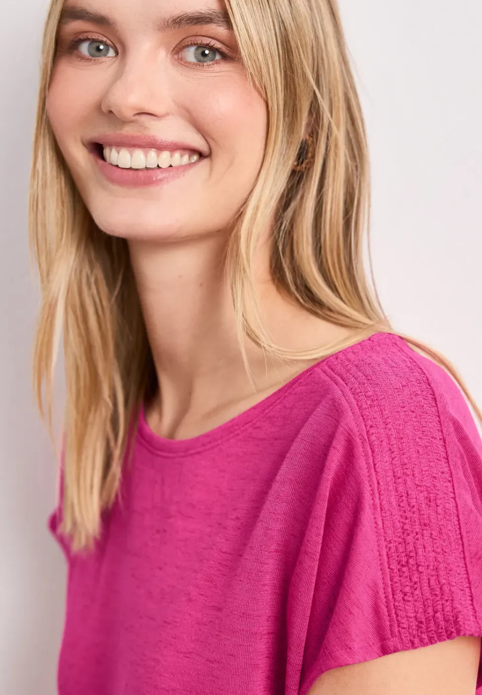 Shirt met boothals en smokdetail
