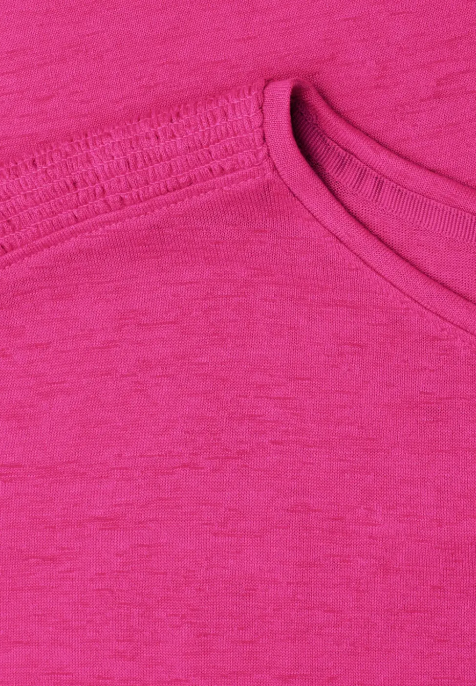 Shirt met boothals en smokdetail