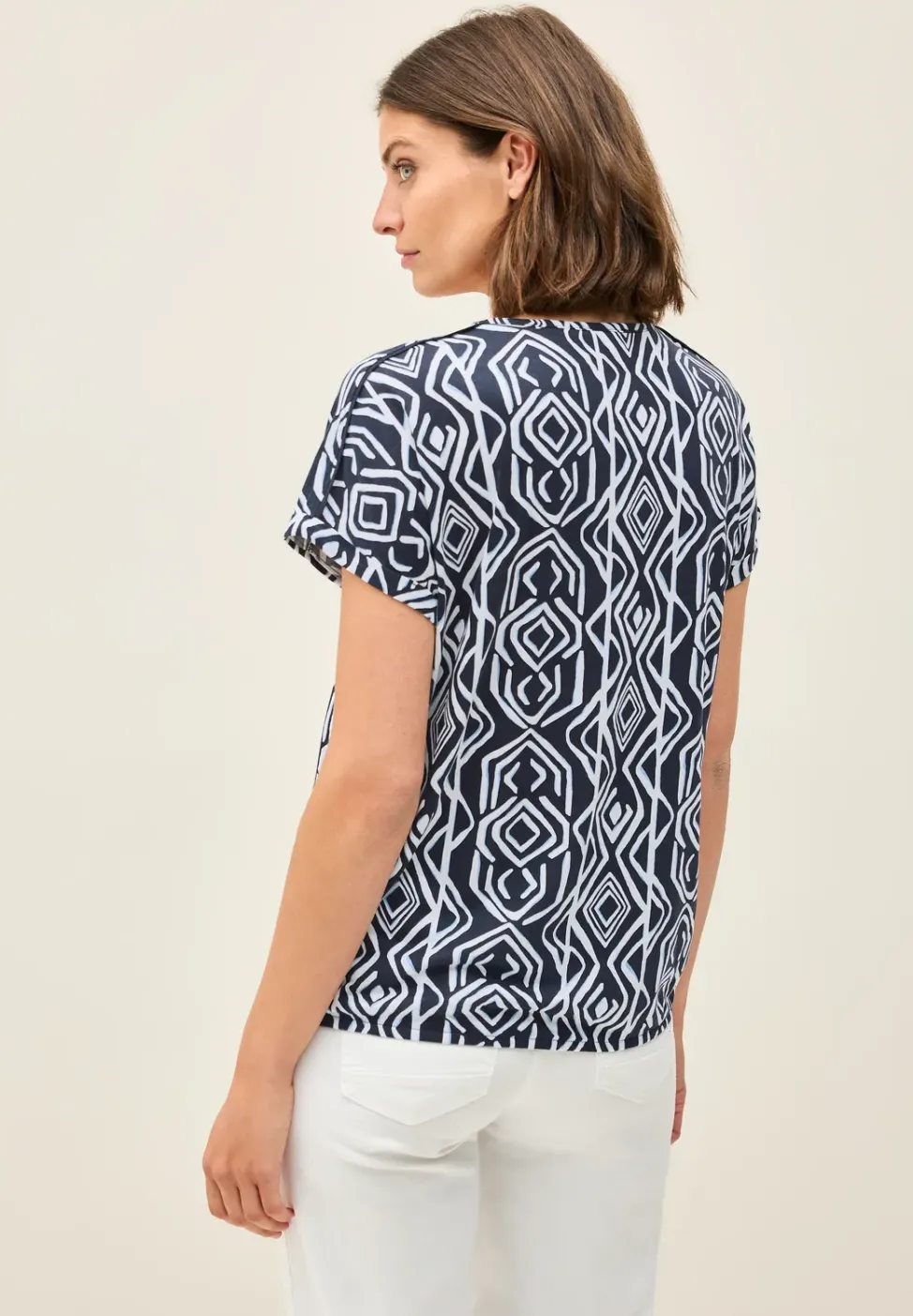 Shirt met decoratieve stiksels
