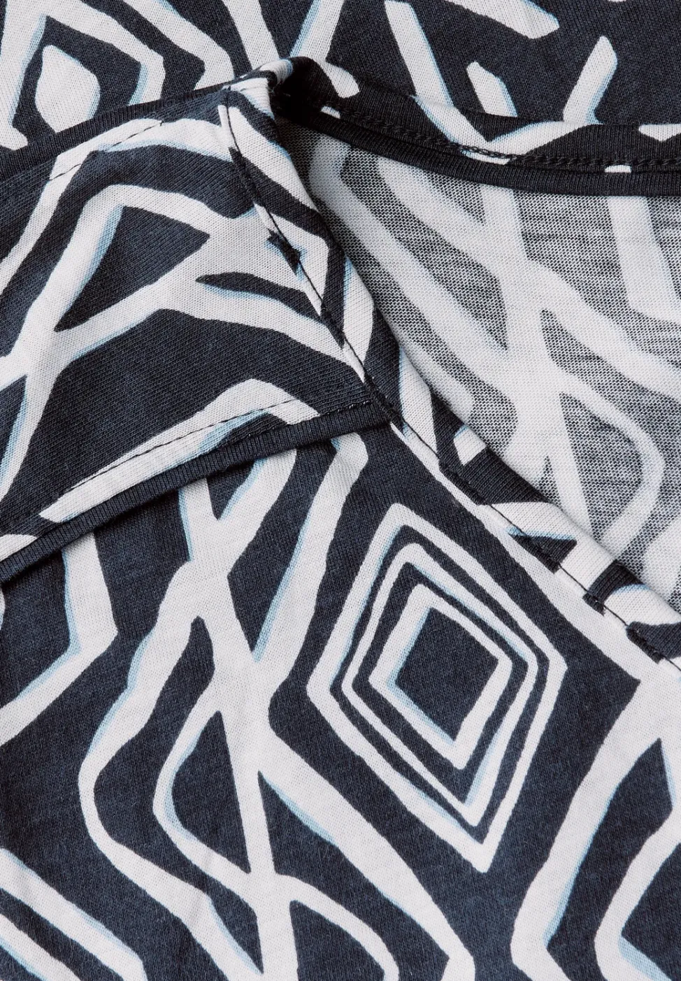 Shirt met decoratieve stiksels