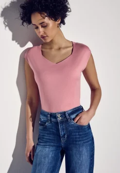Shirt met diamanten halslijn