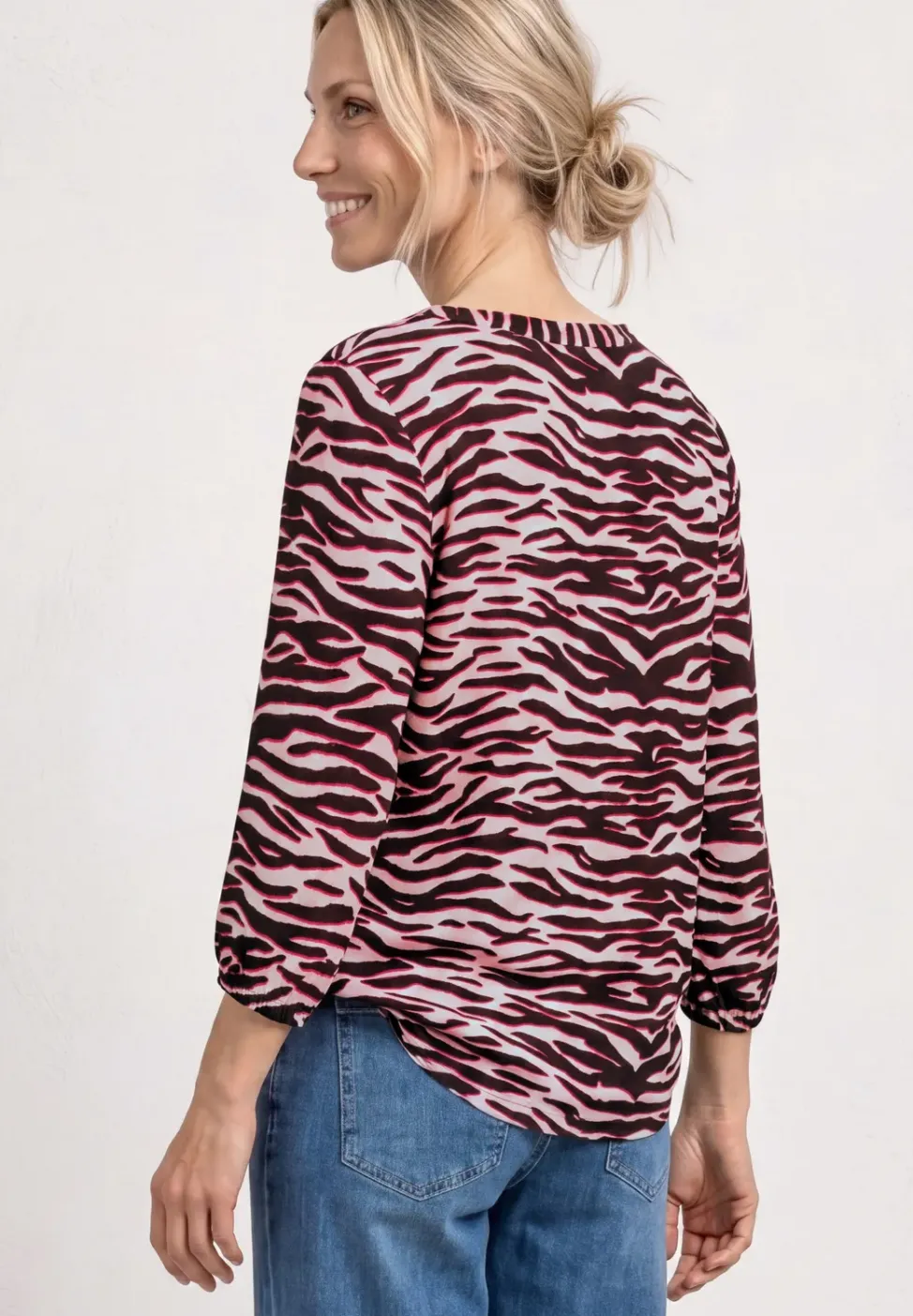 Shirt met gespleten hals en structuurmix