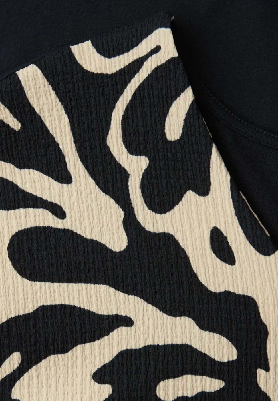 Shirt met gespleten hals en print op de voorkant