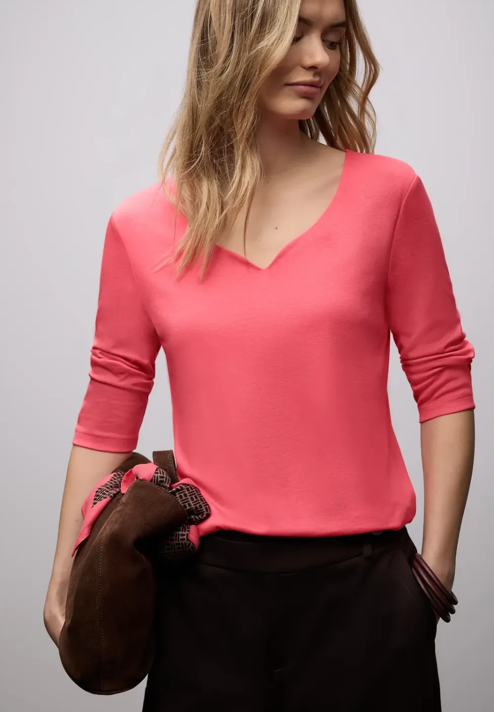 Shirt met hartvormige halslijn