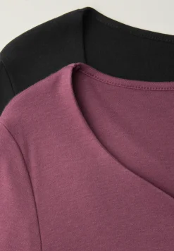 Shirt met hartvormige halslijn in een pak van 2
