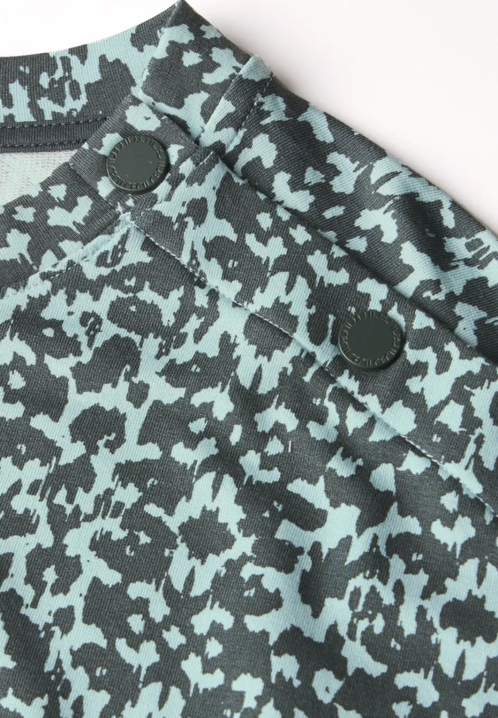 Shirt met knoopdetail