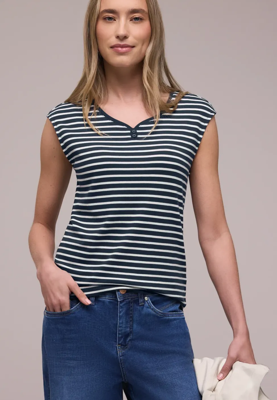 Shirt met knoopdetail