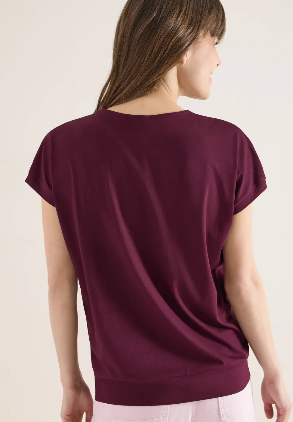Shirt met korte mouwen en V-hals in effen kleur