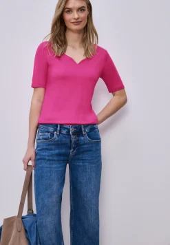 Shirt met korte mouwen en hartvormige halslijn