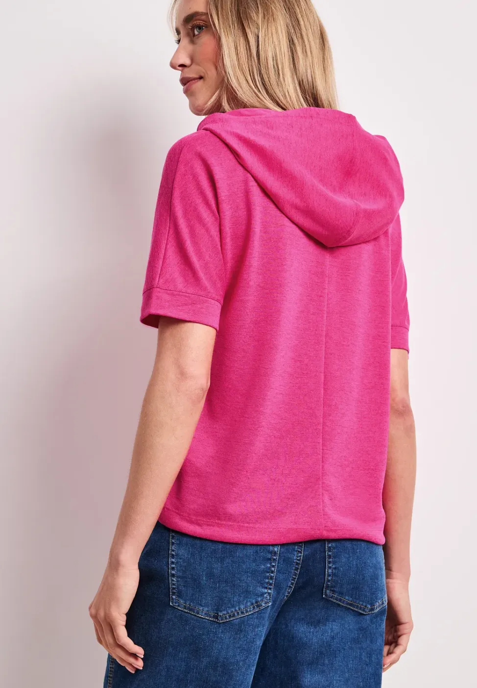 Shirt met korte mouwen en capuchon met trekkoord