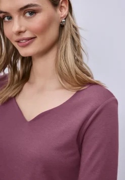 Shirt met korte mouwen en hartvormige halslijn