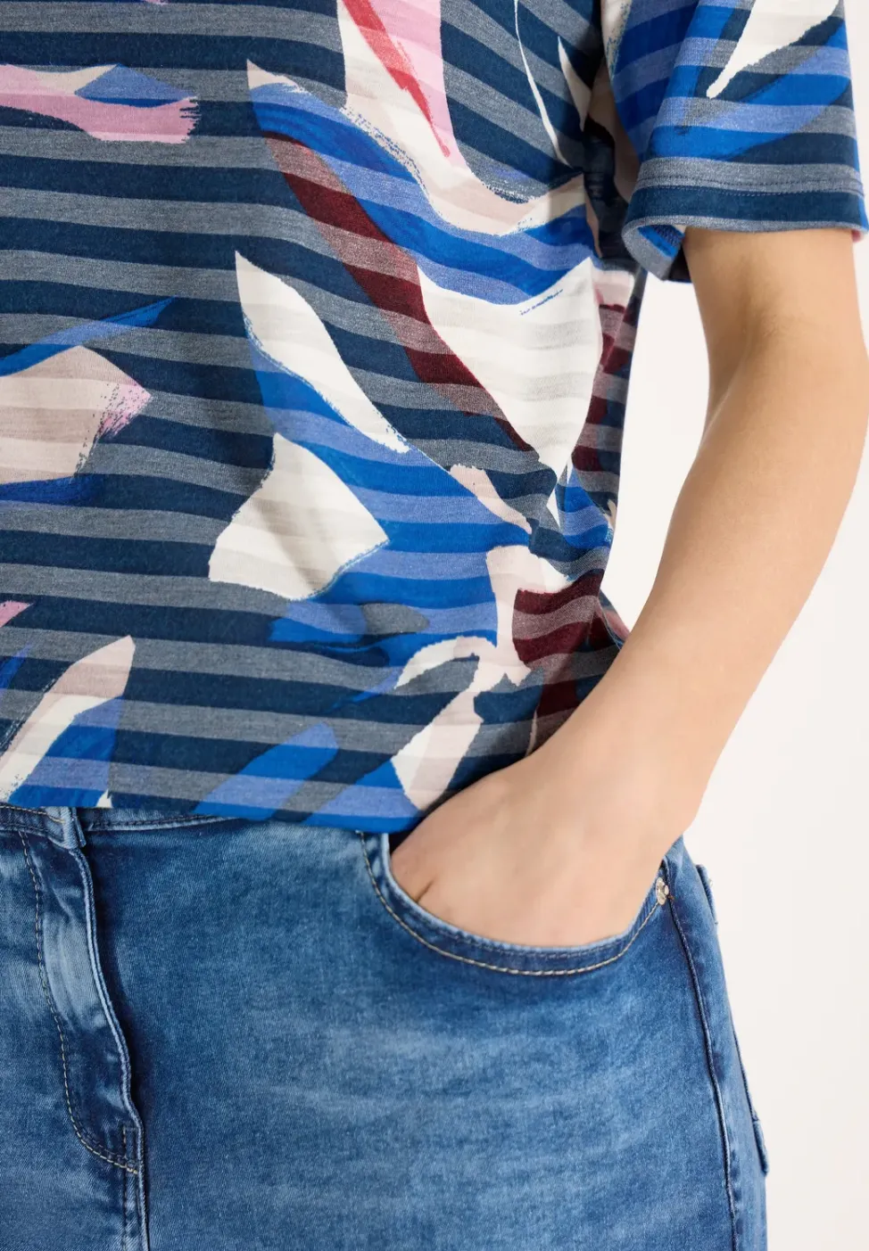 Shirt met korte mouwen en burn-out strepen
