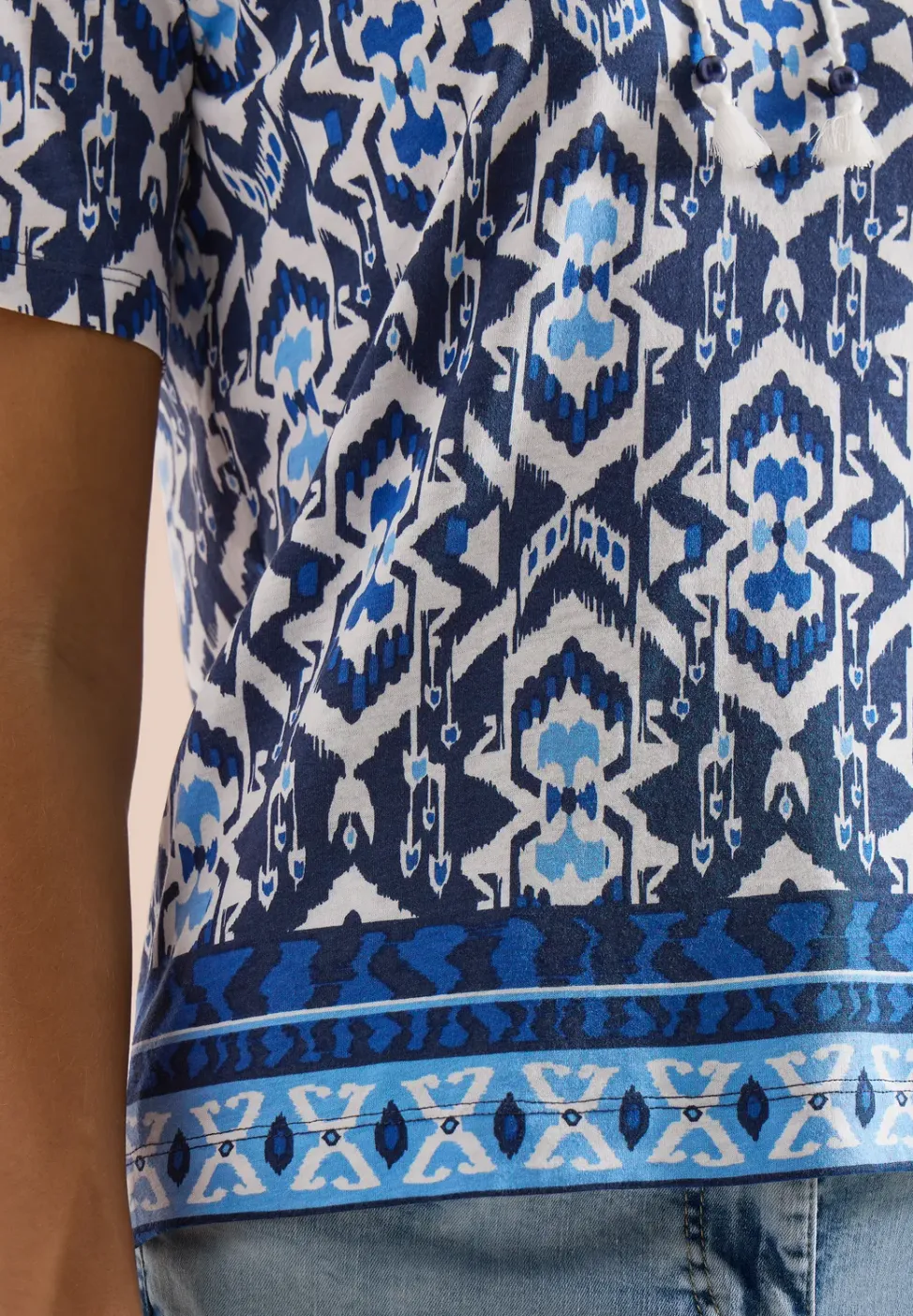 Shirt met korte mouwen, gespleten hals en print
