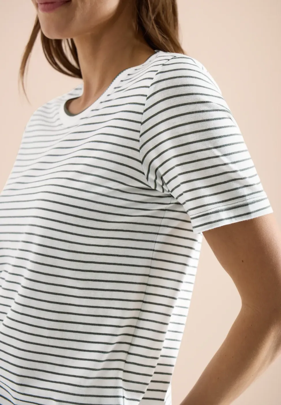 Shirt met korte mouwen, ronde hals en strepen