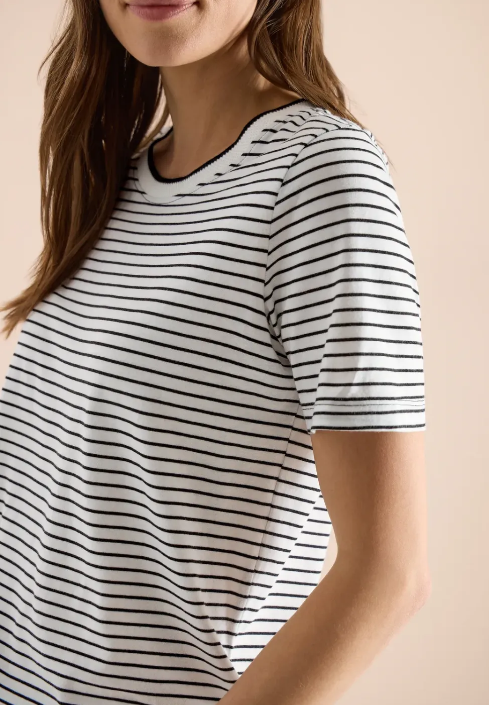 Shirt met korte mouwen, ronde hals en strepen