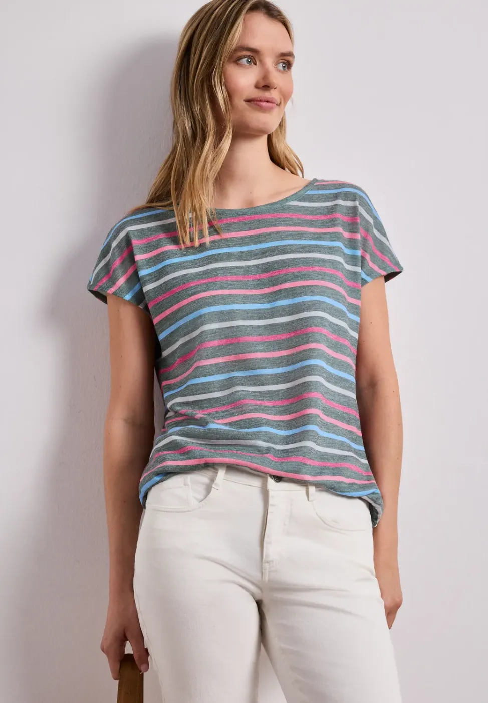 Shirt met korte mouwen, ronde hals en strepen