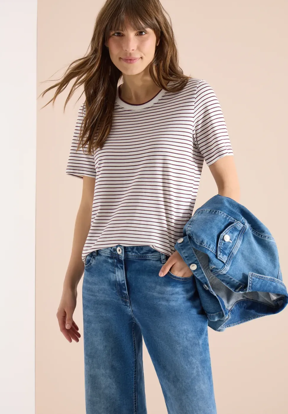 Shirt met korte mouwen, ronde hals en strepen