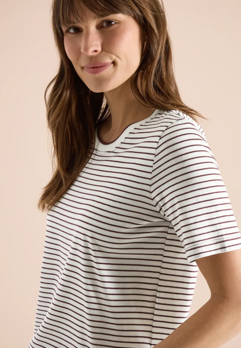 Shirt met korte mouwen, ronde hals en strepen