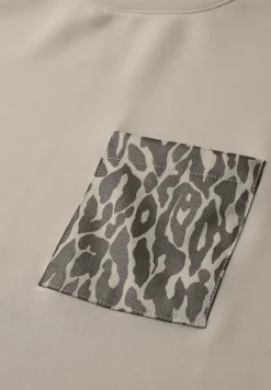 Shirt met leo borstzak