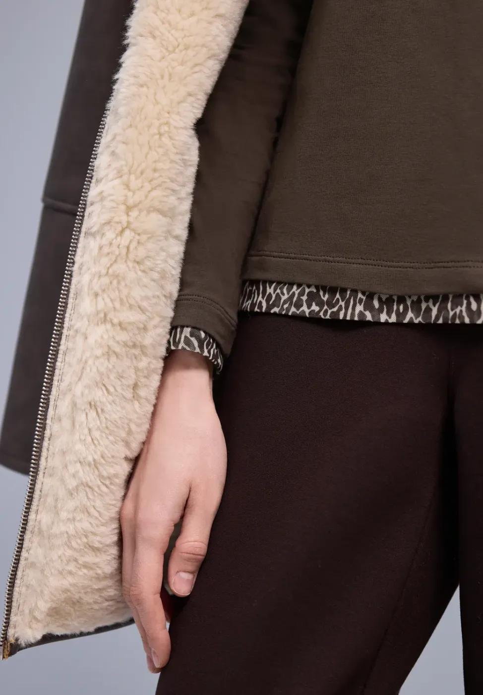 Shirt met leo details