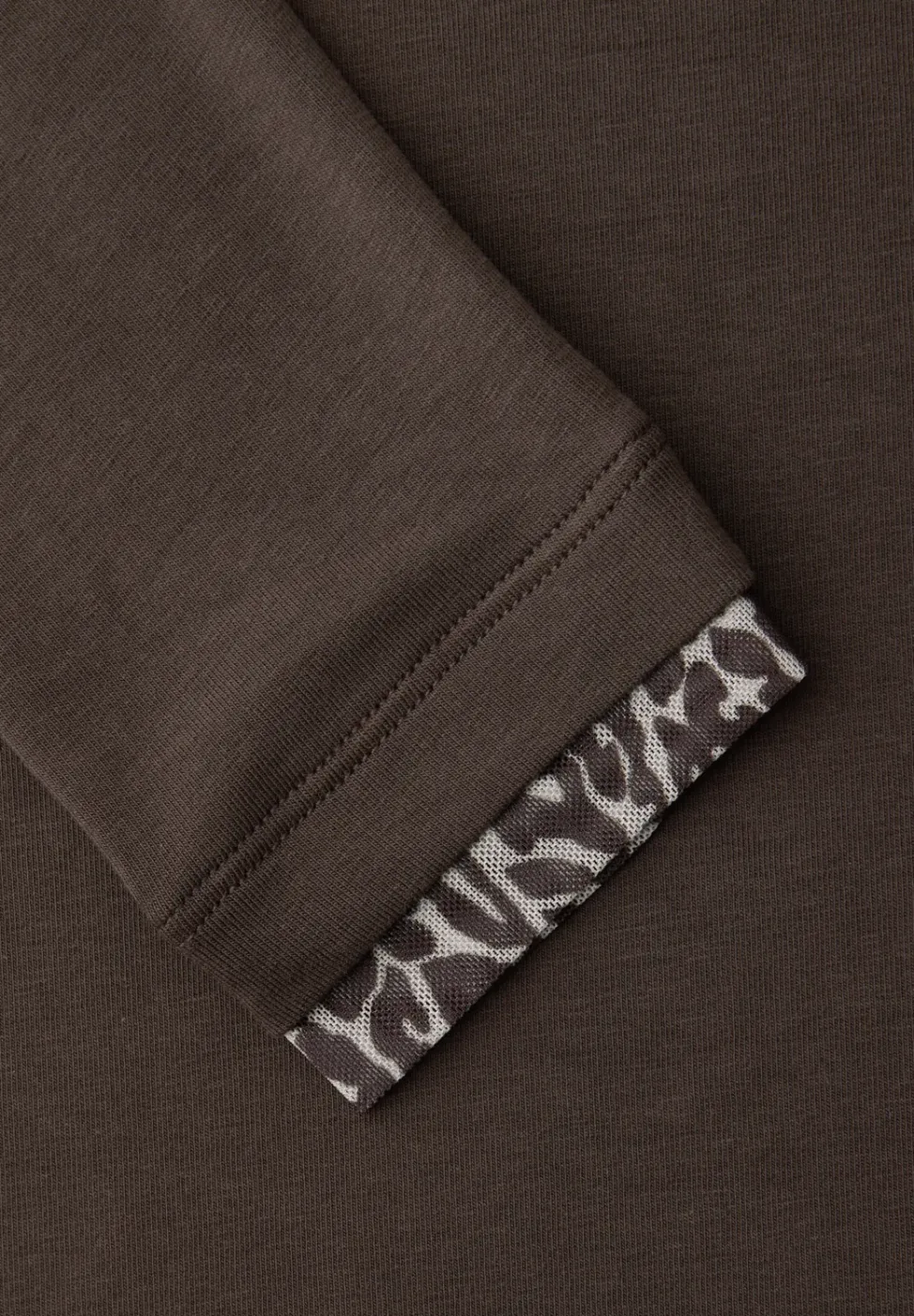 Shirt met leo details