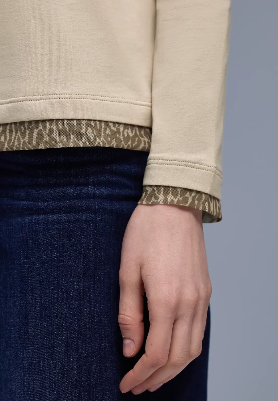 Shirt met leo details