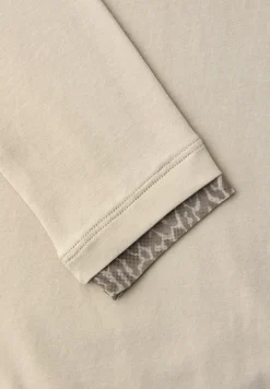 Shirt met leo details