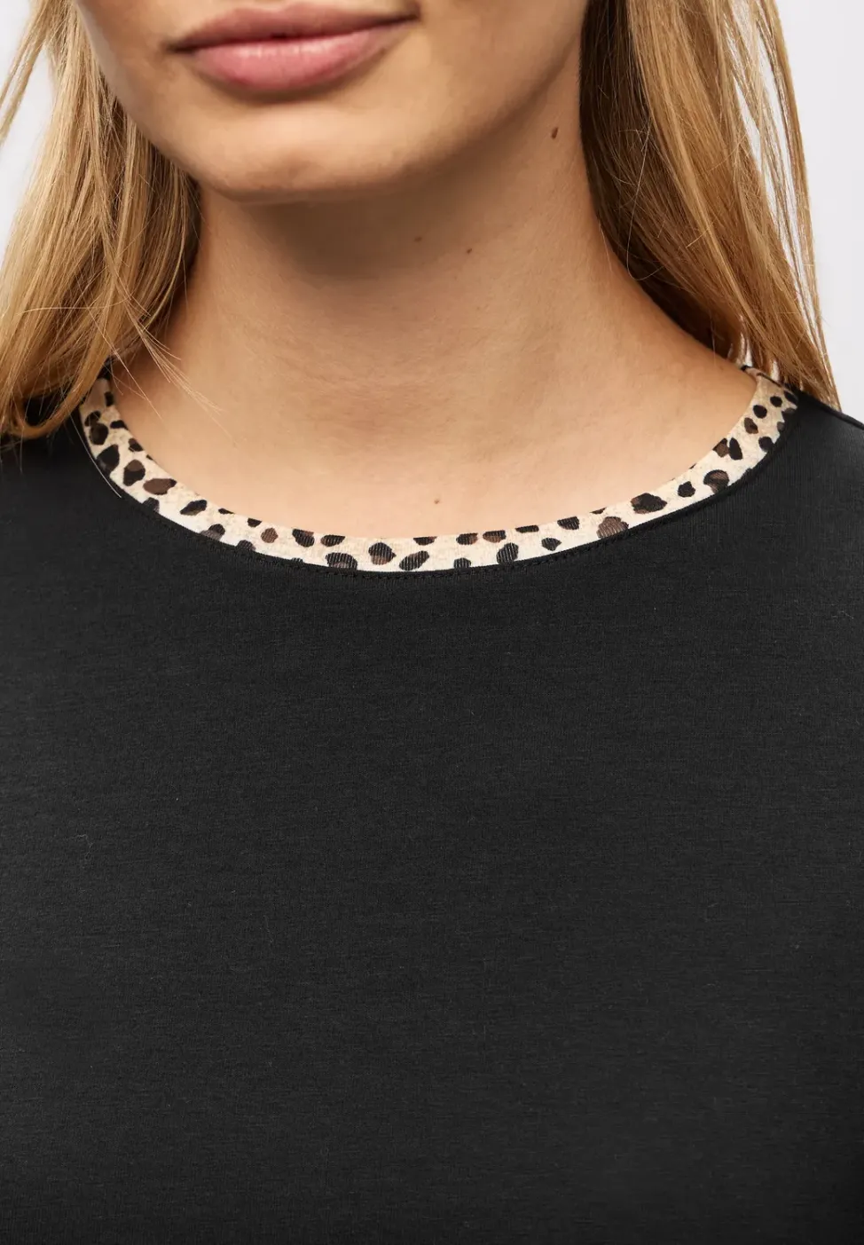 Shirt met leodetails