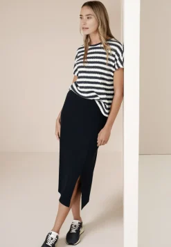 Shirt met losse schouders en strepen
