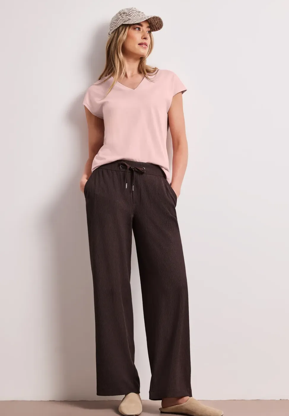 Shirt met overhangende schouders en V-hals