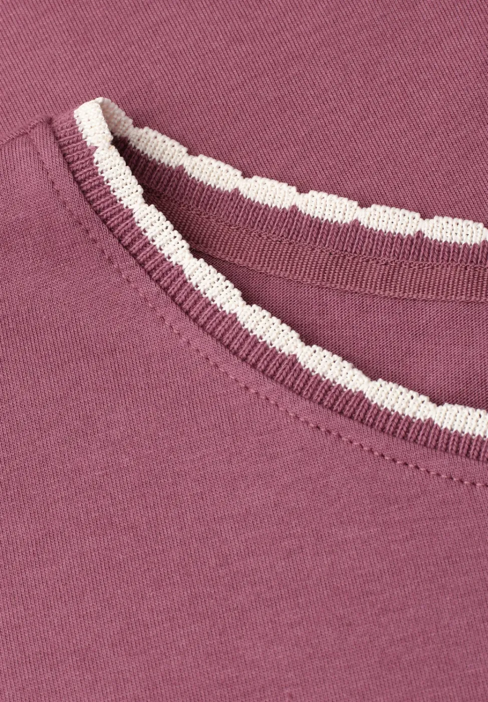 Shirt met overhangende schouder en decoratieve tape