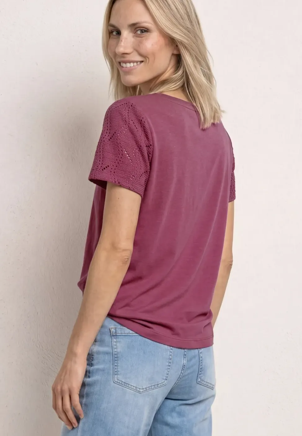 Shirt met ronde hals en kanten mouwen