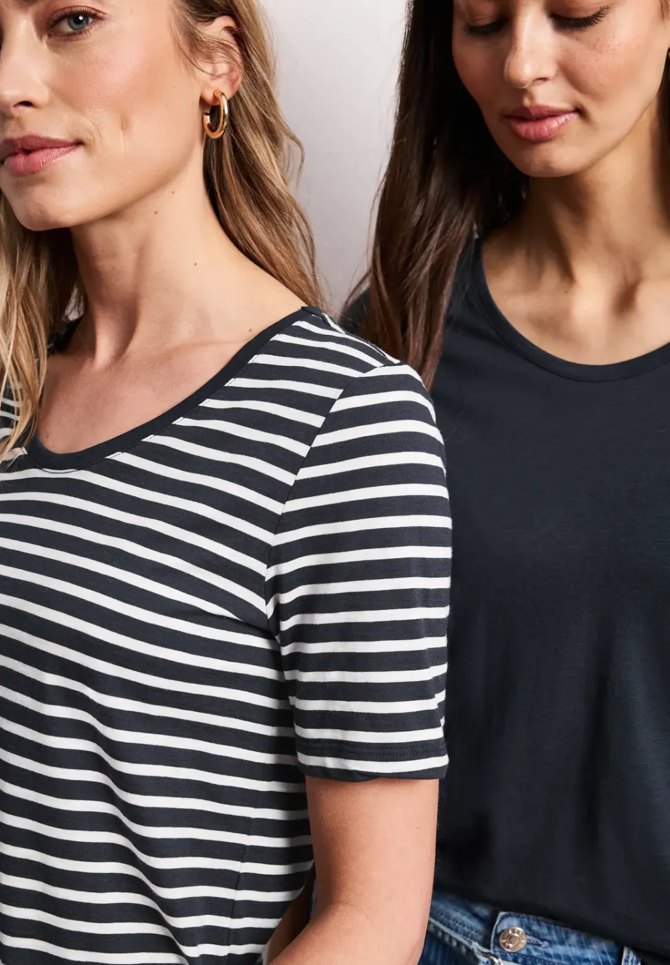 Shirt met ronde V-hals in een pak van 2