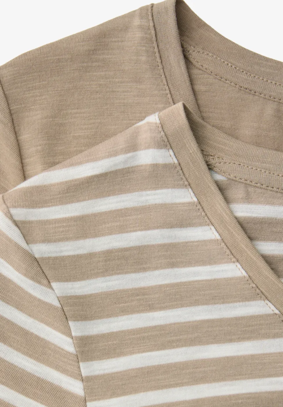 Shirt met ronde V-hals in een pak van 2