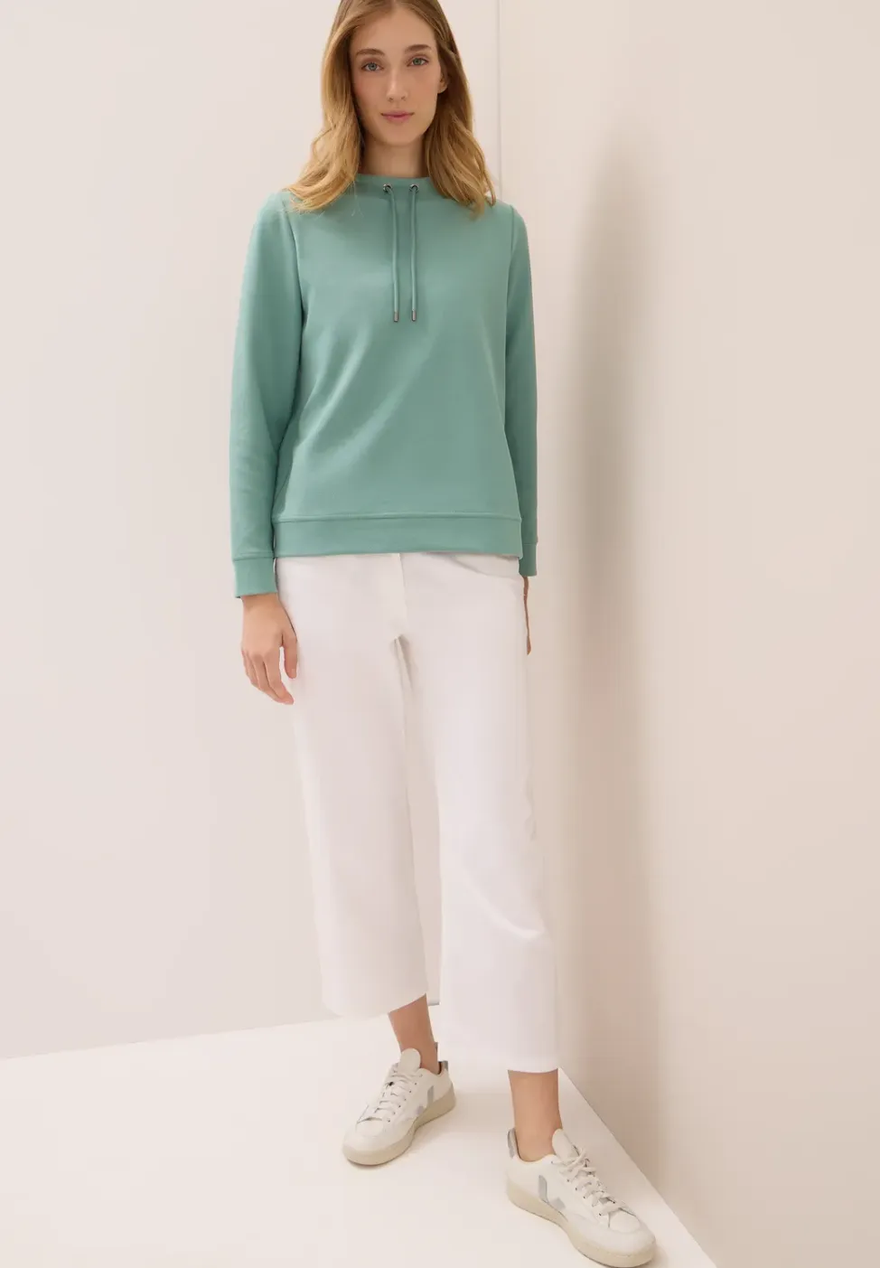 Shirt met structuur en trechtervormige hals