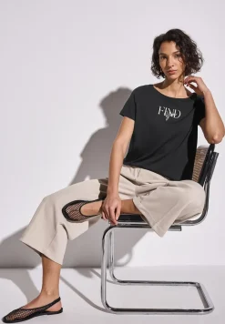 Shirt met tekst artwork