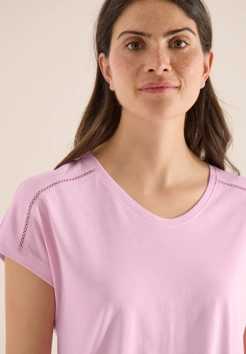 Shirt met V-hals en kanten detail