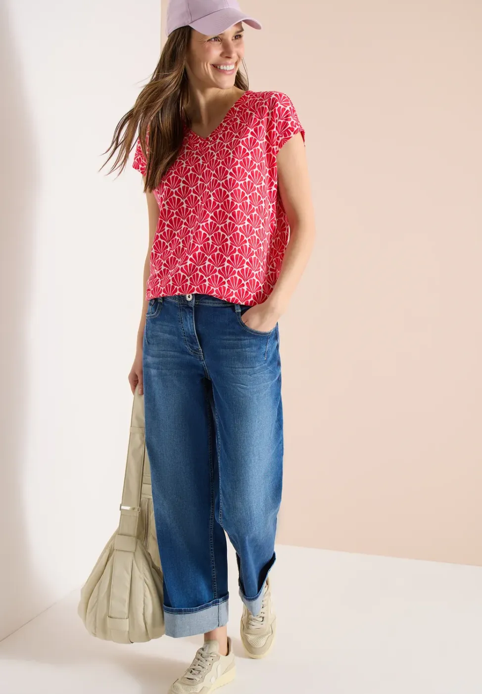 Shirt met V-hals en schelpenprint