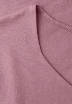 Shirt zonder mouwen met diamanten halslijn